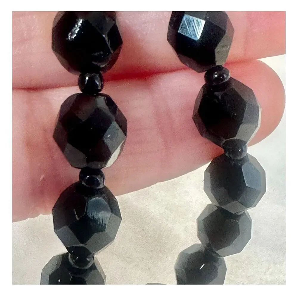 Black beaded bracelet - Picture 5 of 7